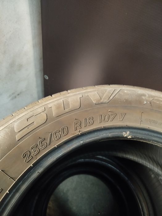 Conjunto  Pneus 235/60R18