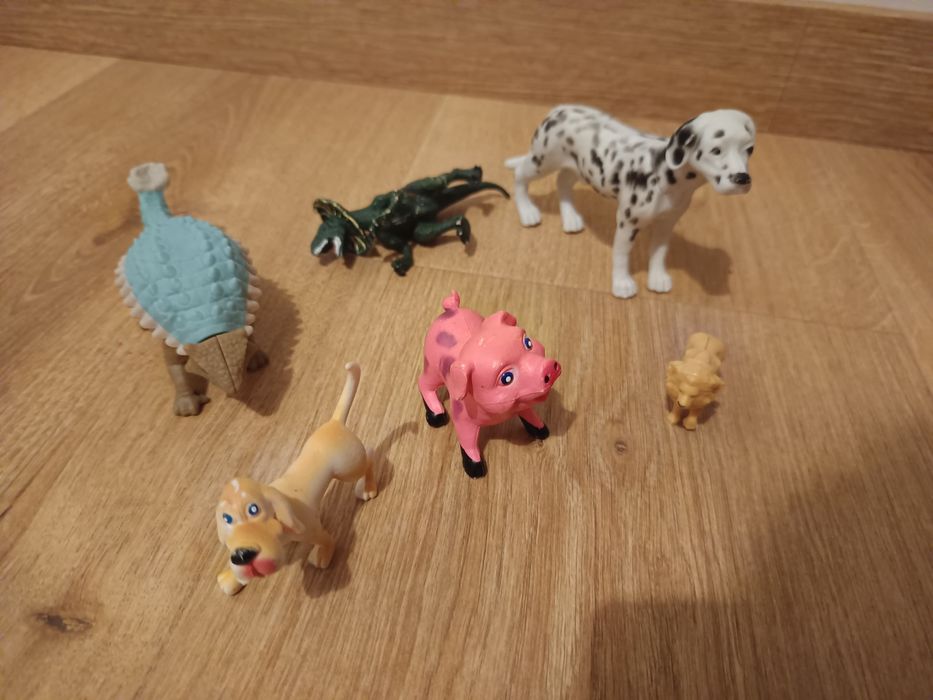 Zestaw figurek zwierząt