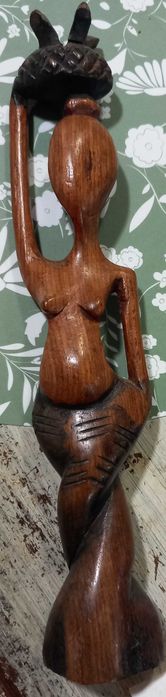Estatueta/figura africana - portes incluídos
