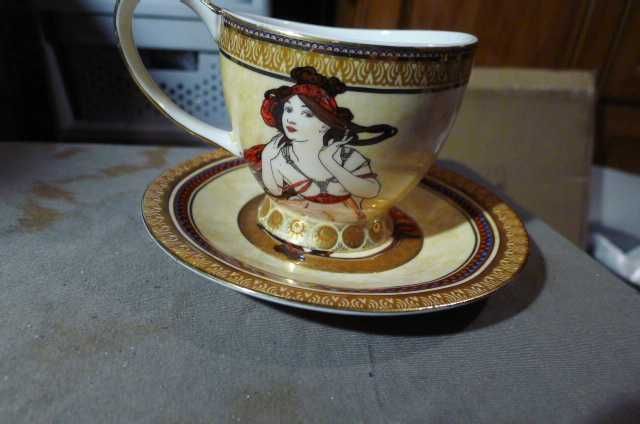 Zestaw talerze dekoracyjne deserowe Carmani Glass gratis filiżanka