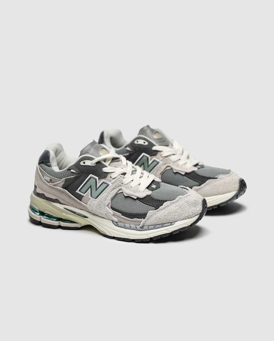 Кросівки New Balance 2002R