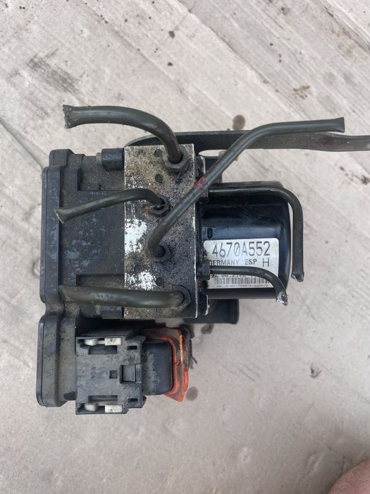 Блок управління ABS Mitsubishi Outlander XL 06-12 2.2d  4670A552