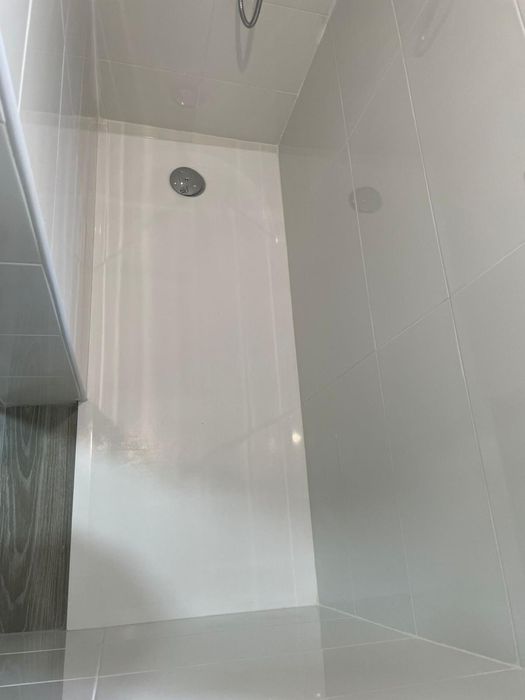 Aluga-se Qurto Mobilado a Rigor  a Estudante Serra da Luz/Pontinha