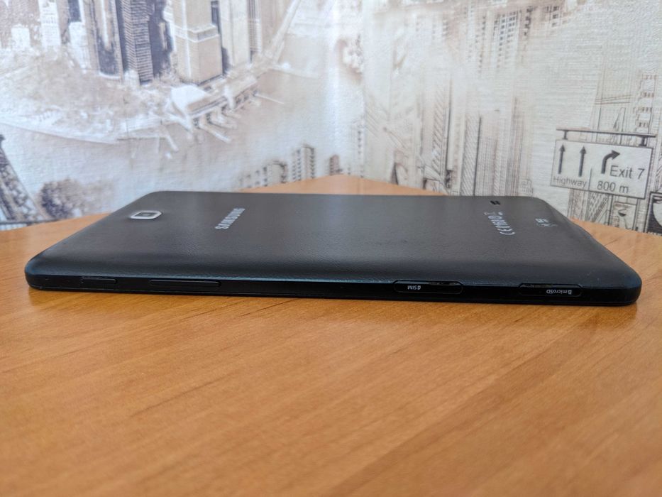 Планшет Samsung Galaxy Tab 4 SM-T231 3G Черный