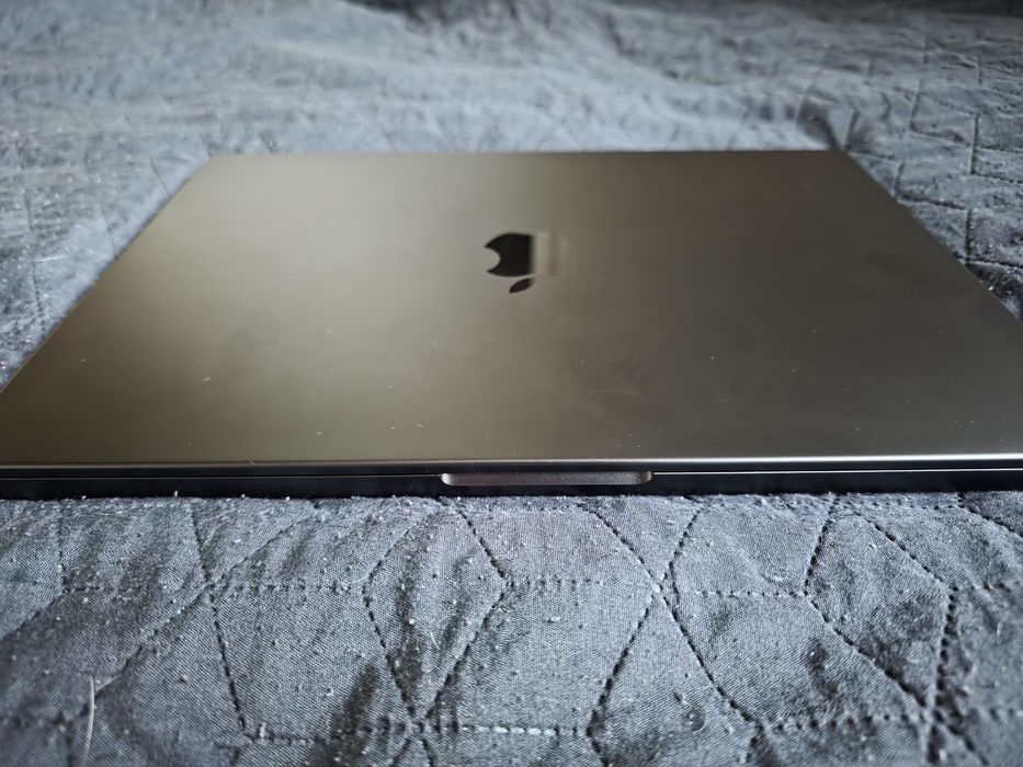 Macbook Pro M5 16/500GB 14 cali gwarancja Apple Care+ do 03.2030 roku!