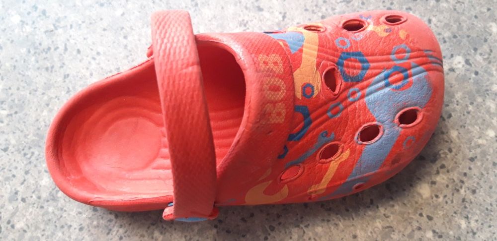 Шлепы типа кроксов