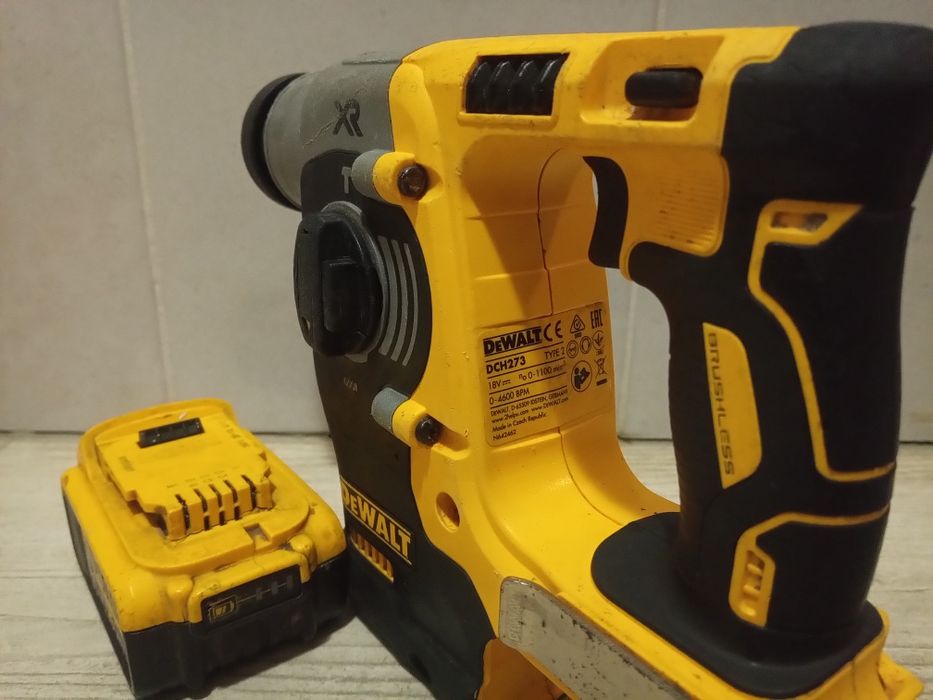DeWalt DCH 273 młotowiertarka akumulatorowa , Aku 5ah, ładowarka