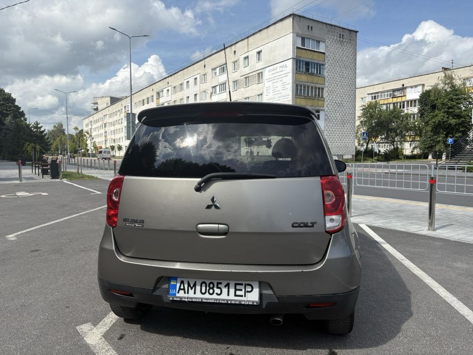 Mitsubishi colt 1.3