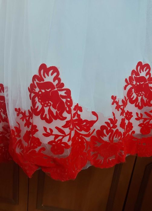 плаття до 1 причастя. Пишне біле плаття.