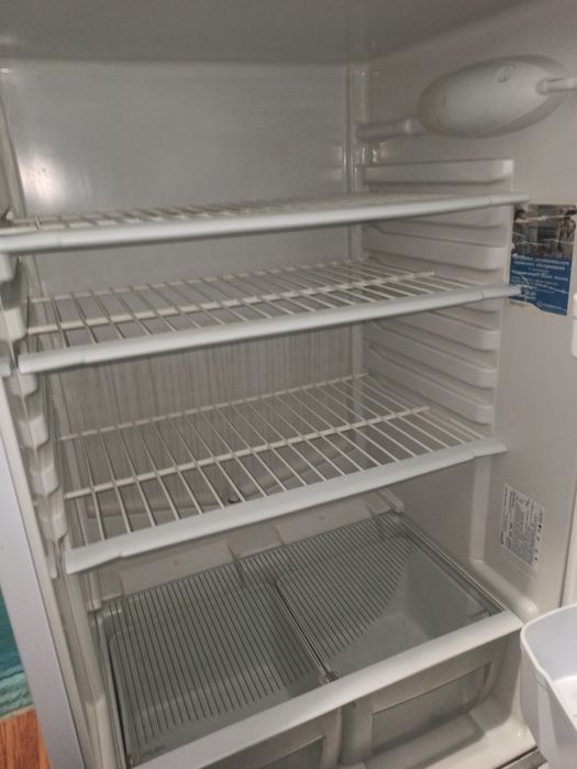 Продам холодильник б/у в хорошем состоянии.