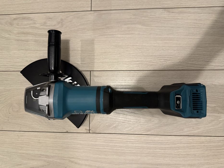 Akum. szlifierka kątowa Makita GA038G NOWA