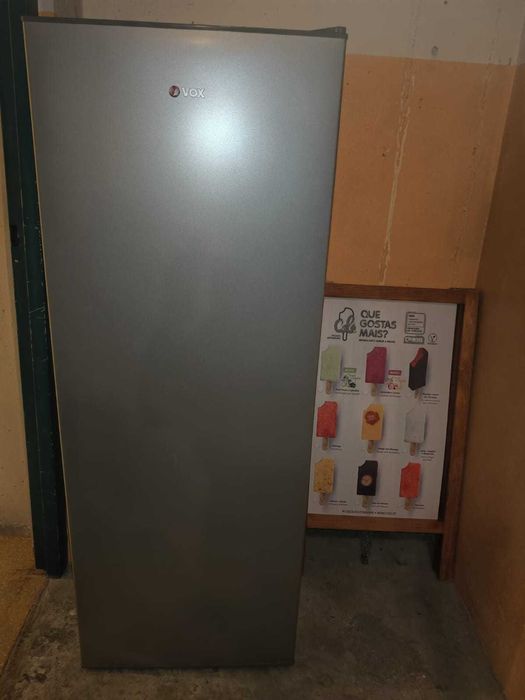Congelador 188L VOX VF2550E