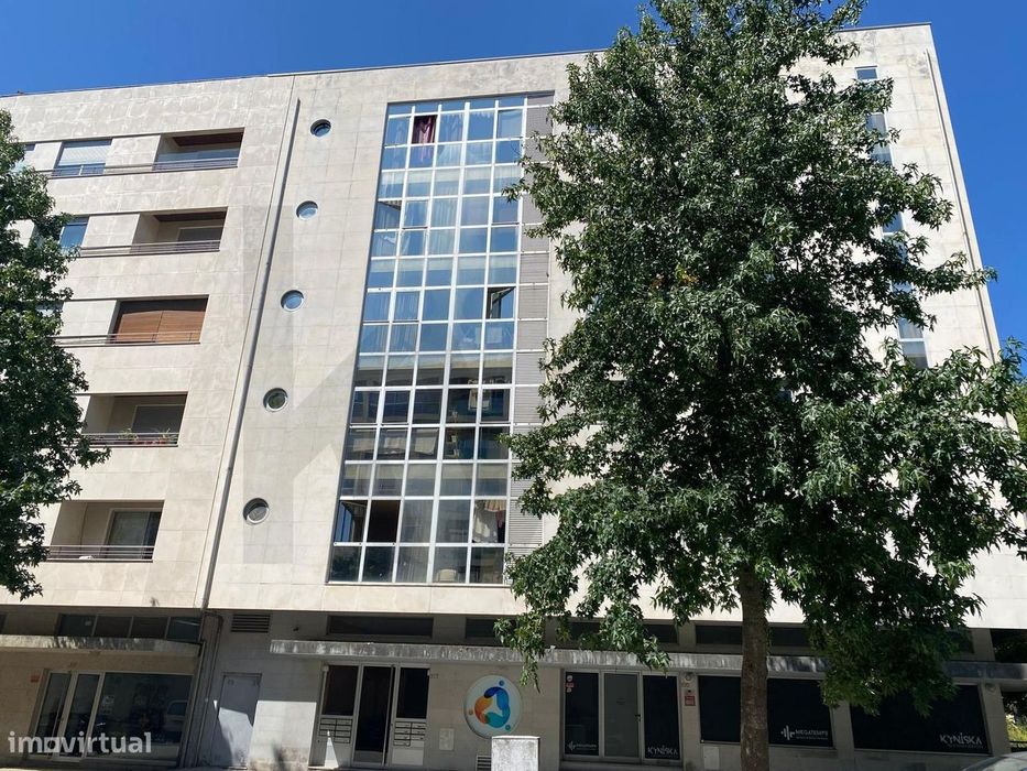 Apartamento T2 Duplex com 137 m2 em Vila Nova da Telha, Maia — Lugar d