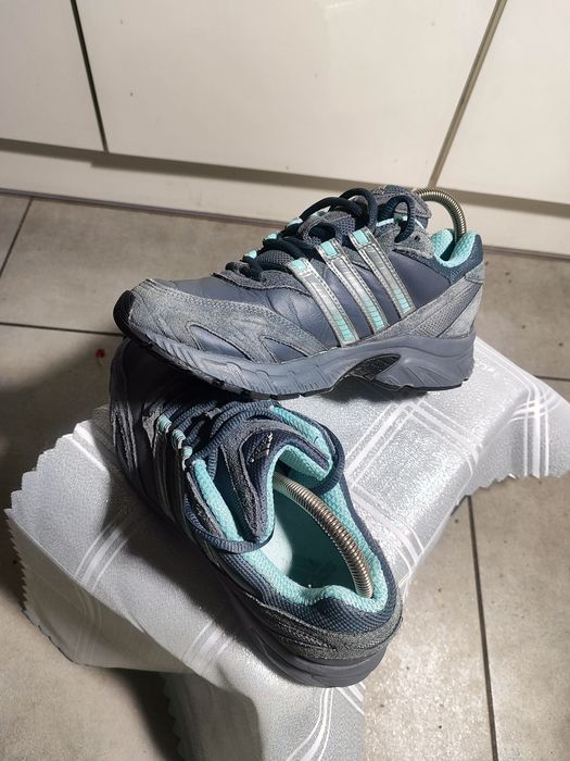 Adidasy firmy Adidas. Popielatego seledynowy. 38.