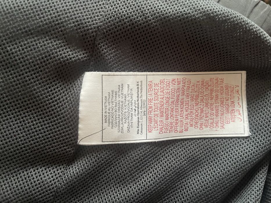 Szara letnia kurtka nike