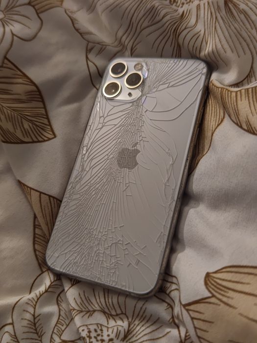 iPhone 11 Pro | Uszkodzony tył | Działa sprawnie