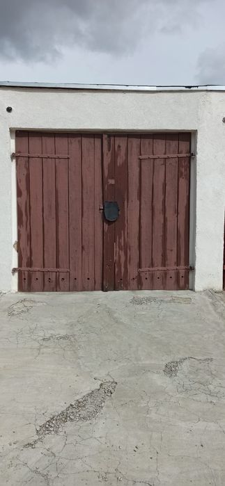 Garaż murowany z kanałem