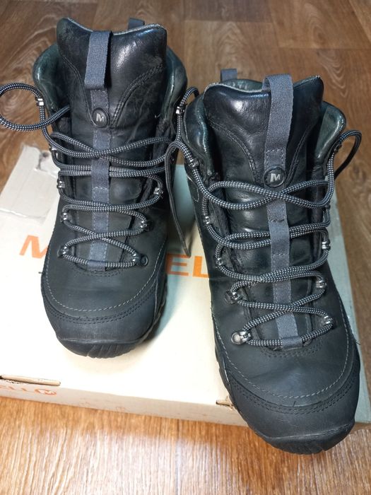 Продам жіночі черевики Merrell