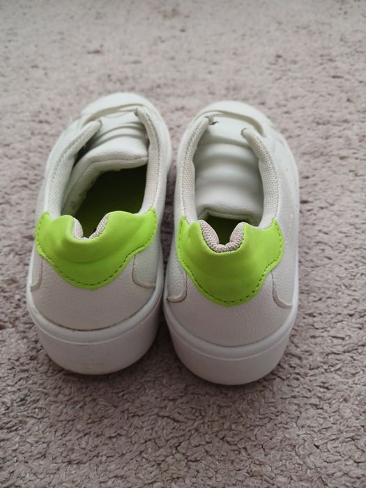 Кросівки підліткові