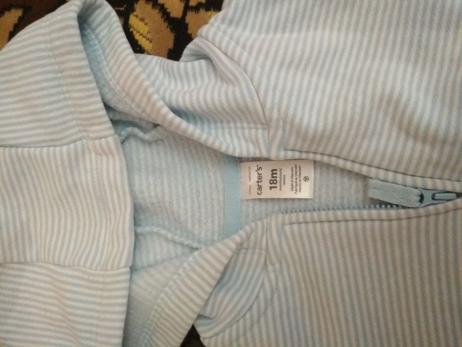Продам костюм Картерс на 18 месяцев