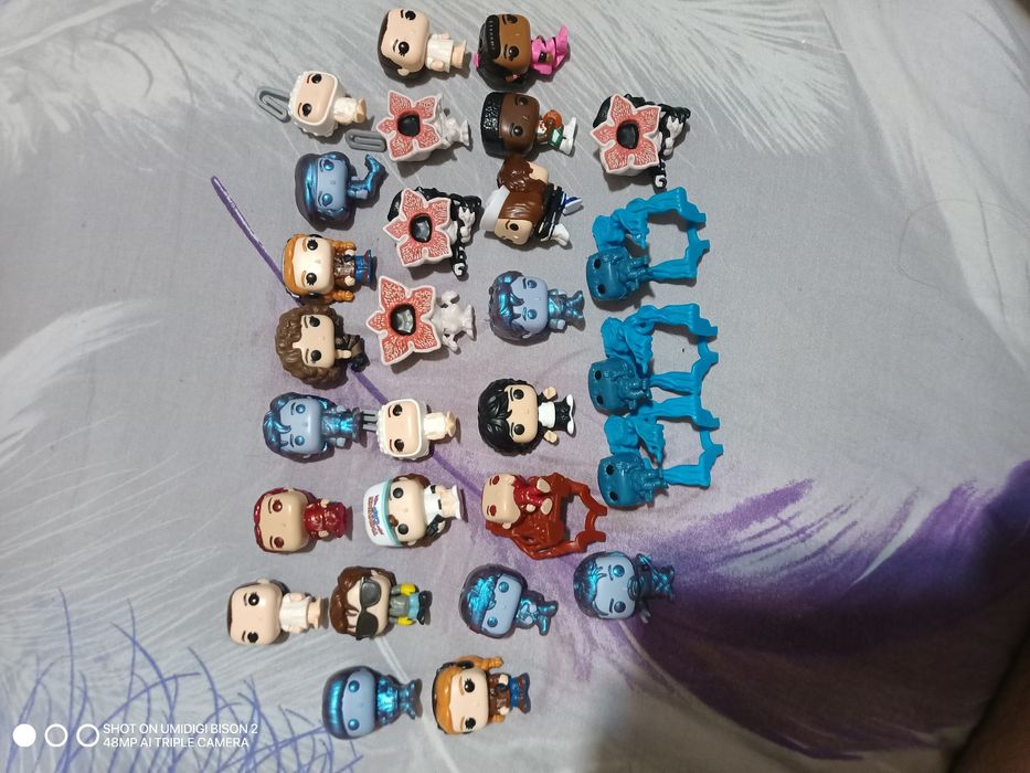 Продам фигурки очень странные дела