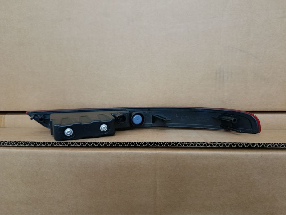 Катафот заднього бамперу MITSUBISHI OUTLANDER 2022-2023