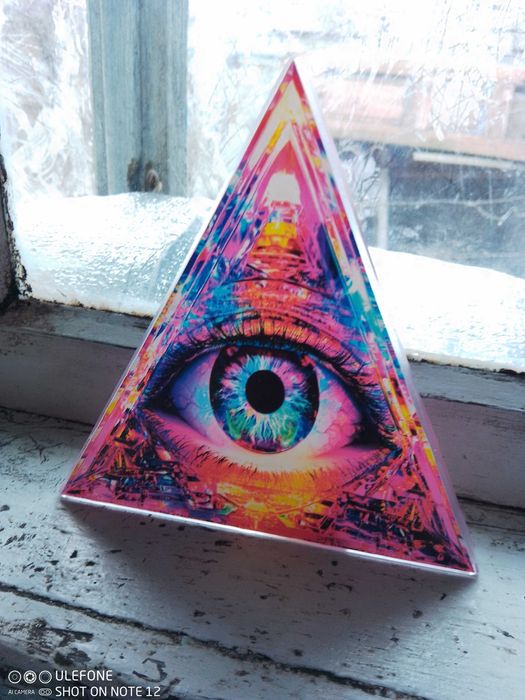 Декоративна статуетка акриловий глаз