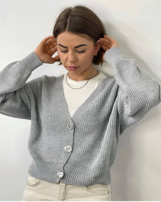 Жіночий кардиган
