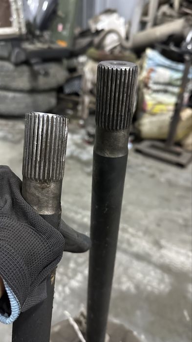 Напіввісі Toyota Land Cruiser 90