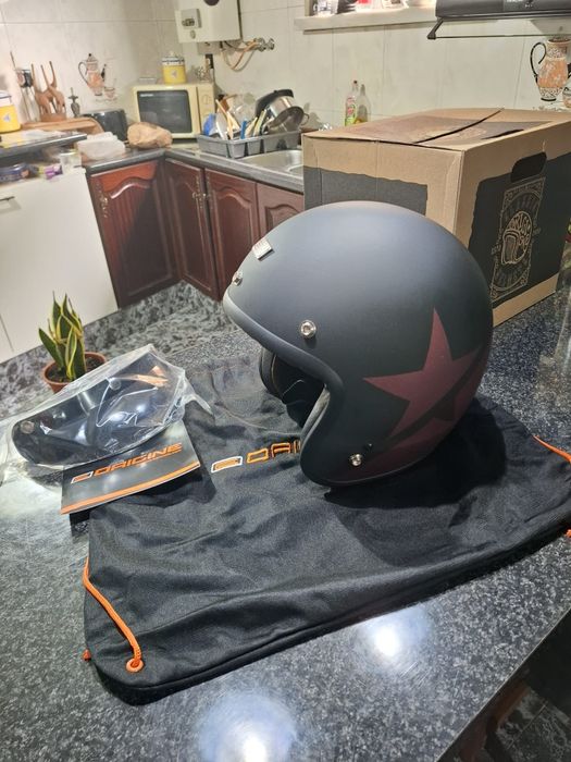 Capacete vintage novo