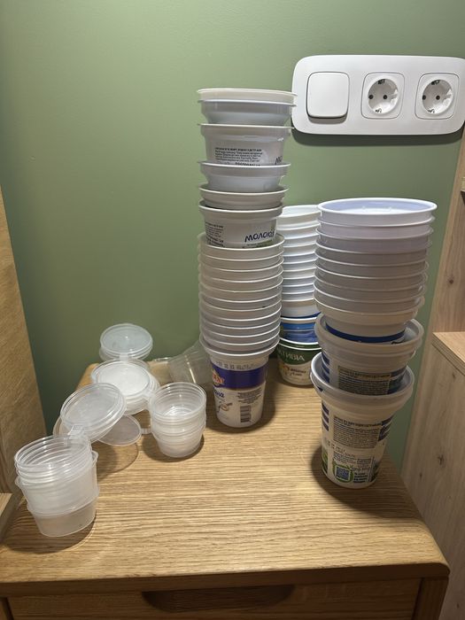 Віддам терміново безкоштовно пластикові ємкості