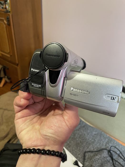 Видеокамера Panasonic NV-GS17 (MiniDV) + Полный комплект