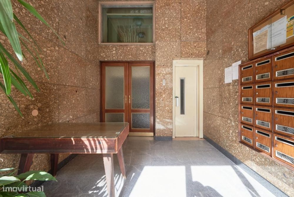 Quarto - localizado em Arroios Lisbon