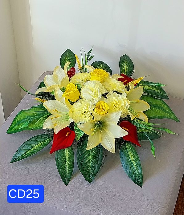 Stroik na grób cmentarz kompozycja kwiaty wiązanka