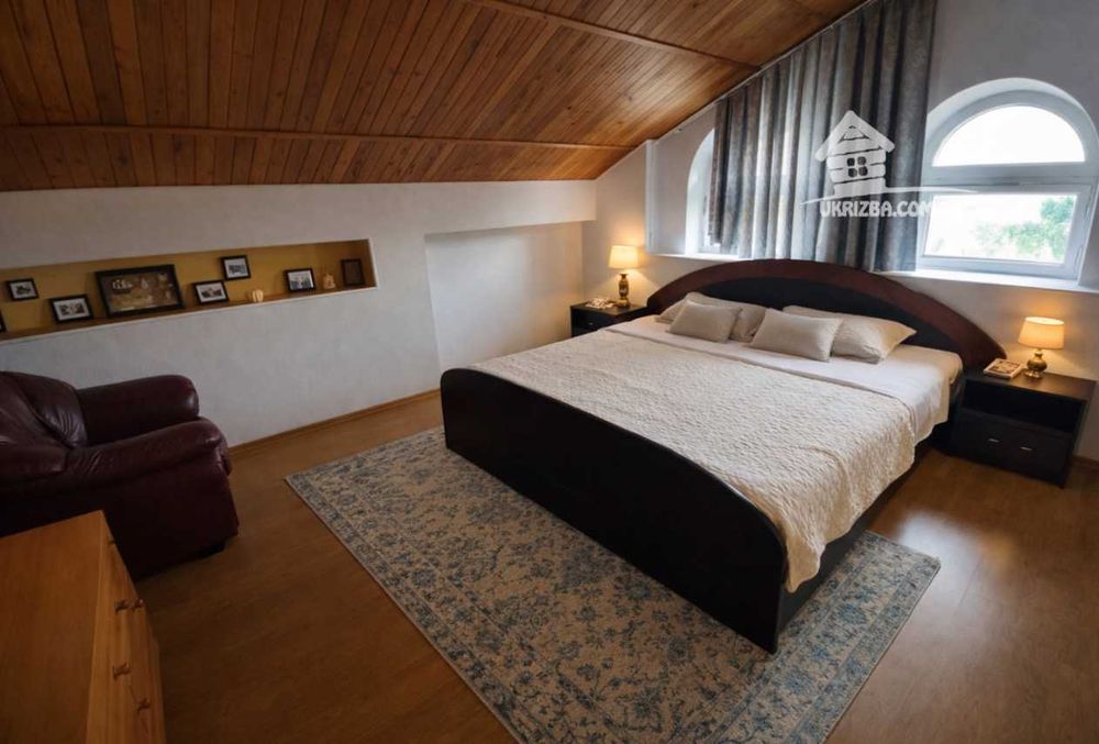 Посуточно. Дом 450 кв., 7 спален. НОВЫЙ ГОД - 30 000 грн.