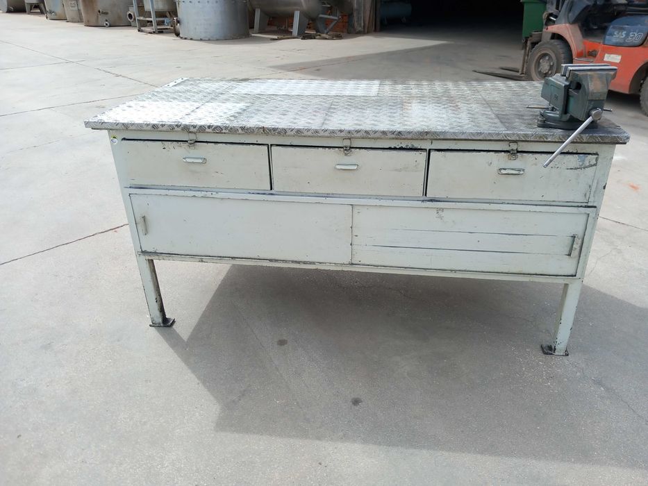 Bancada de trabalho com torno #916