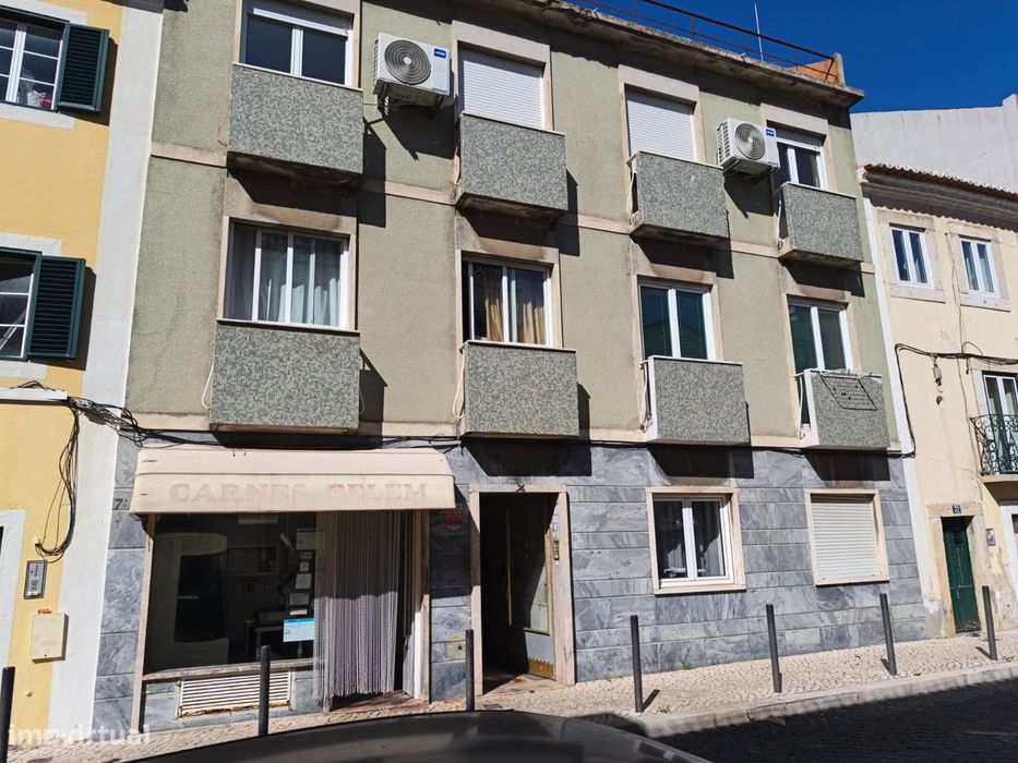 Apartamento para arrendar na Rua do Embaixador, Belém