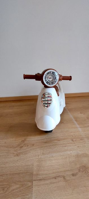 Triciclo Vespa com 3 rodas moto