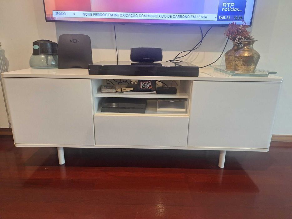 Móvel de TV em excelente estado – oportunidade!