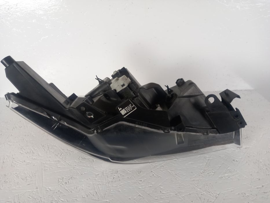 Lampa przednia  prawa do Mazdy CX 5 ll