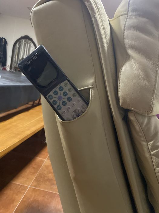 Cadeira de massagens com comando