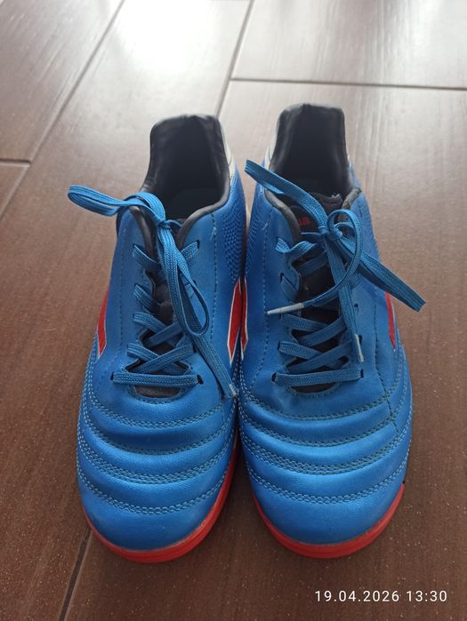 Buty dla chłopca piłkarskie