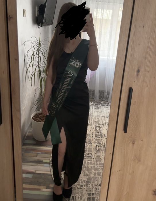 випускна сукня..