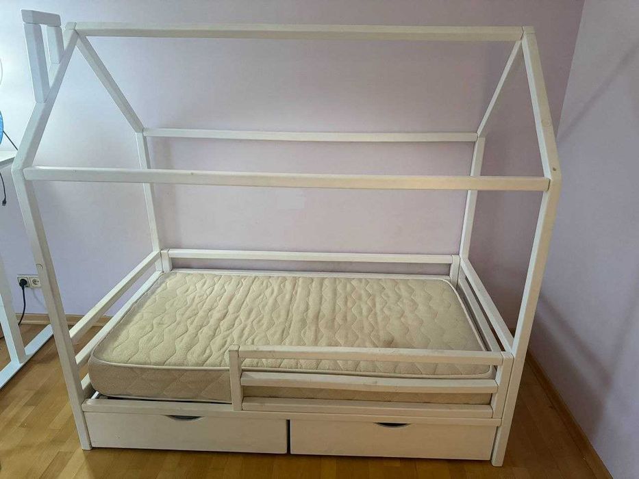Продам дитяче якісне ліжко - будинок