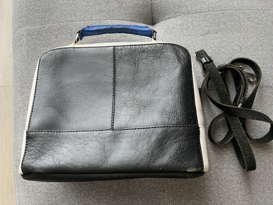 Skórzana torebka damska na pasku czarno biało granatowa top jakość