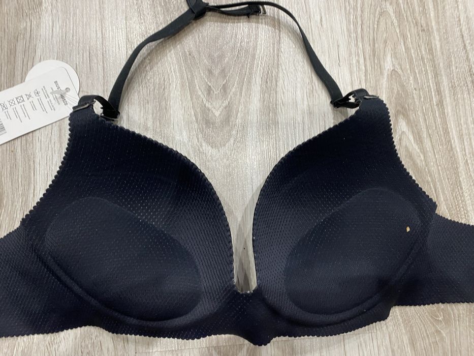 Nowy czarny biustonosz 75b push up
