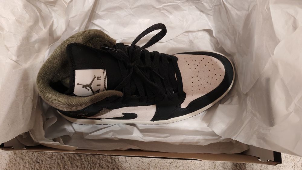 Nike Air Jordan 1 Mid SE