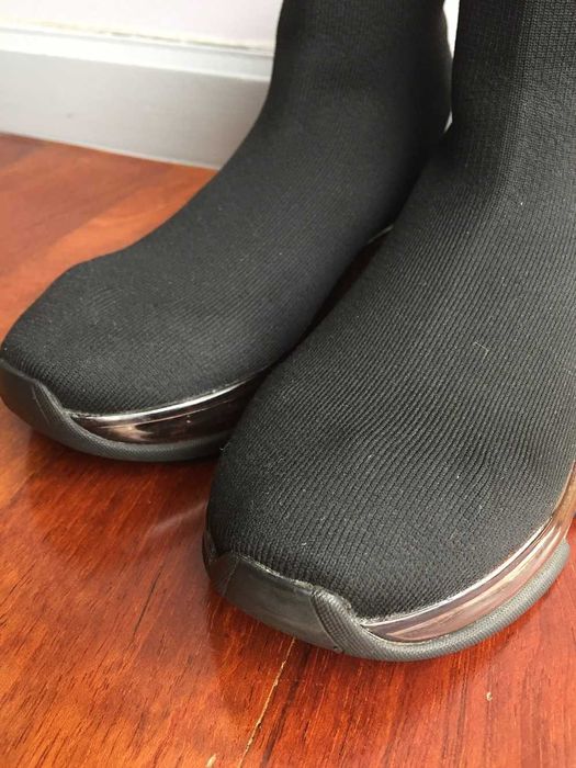 Botins pretos tecido --- MICHAEL KORS -- nr. 35 ( Modelo: Kendra )