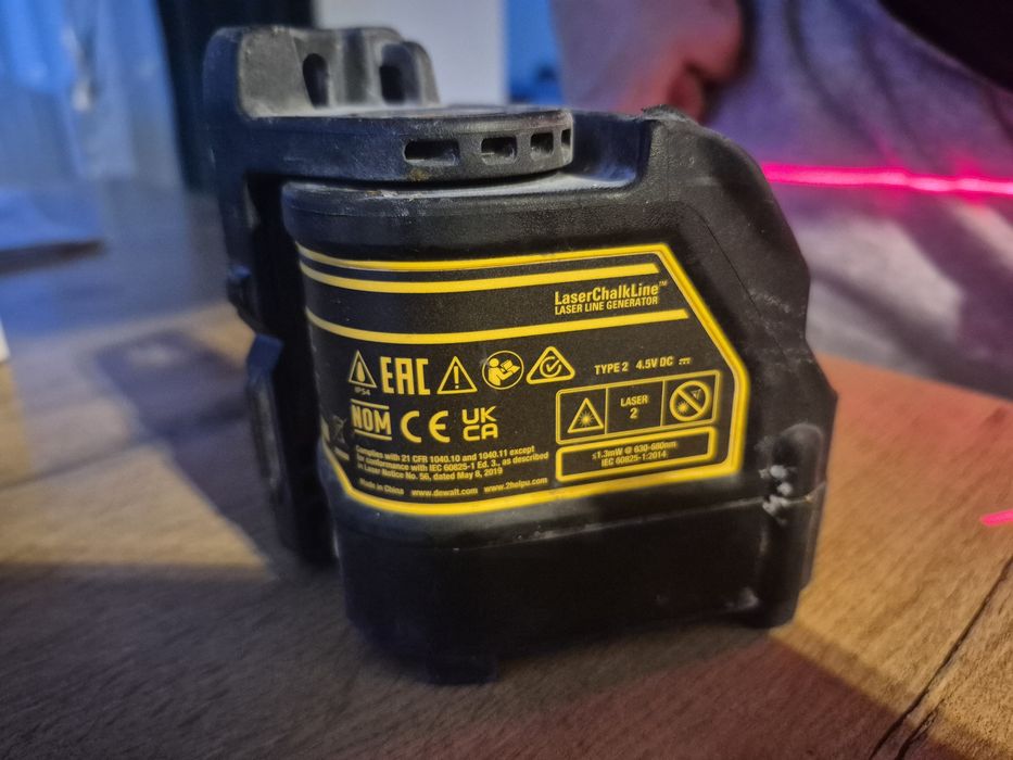 Laser krzyżowy DeWalt
