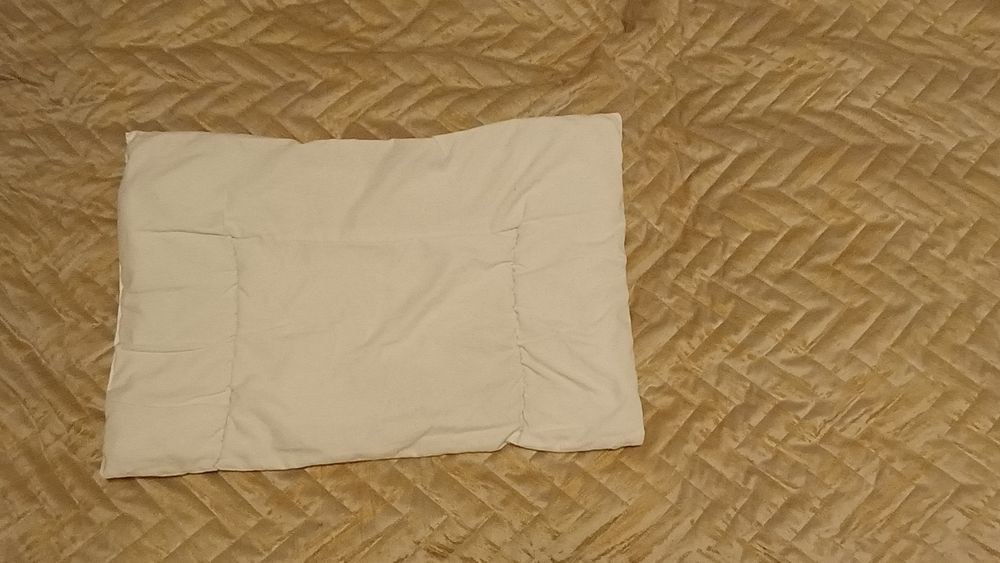 Kołdra 100x135 poduszka 40x60 dla dziecka z 3 kompletami poszewek